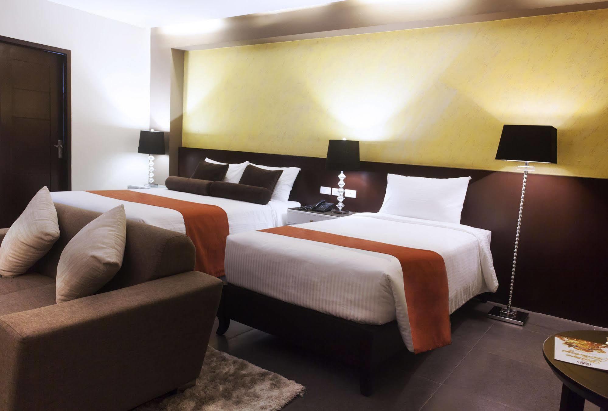 Grace Crown Hotel Анхелес Екстериор снимка