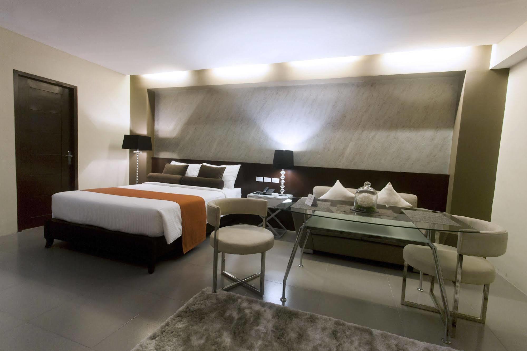 Grace Crown Hotel Анхелес Екстериор снимка