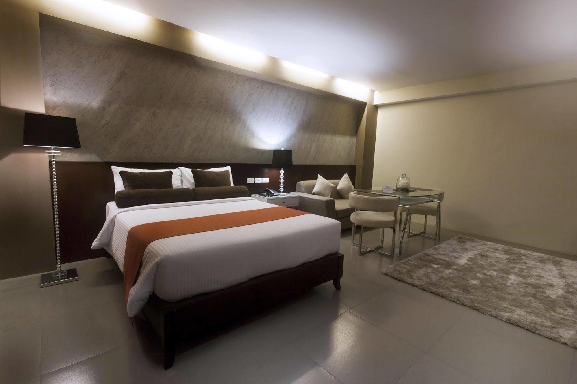 Grace Crown Hotel Анхелес Екстериор снимка