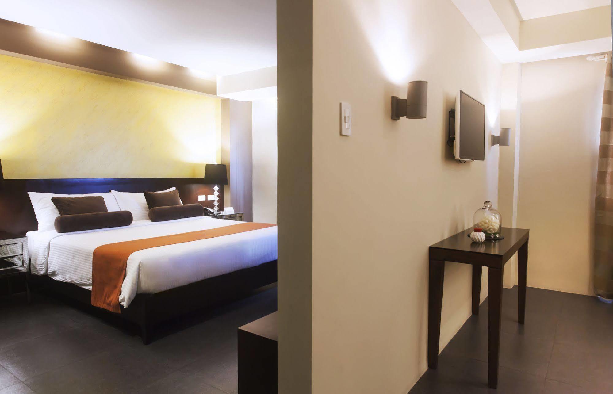 Grace Crown Hotel Анхелес Екстериор снимка
